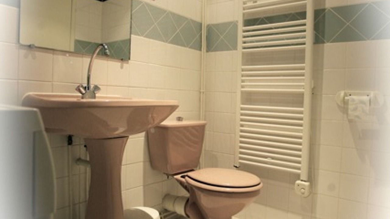 Photo of Bathroom in Le Veurdre