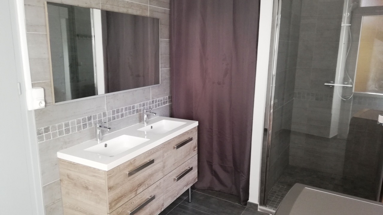 Photo of Bathroom in Saint-Alban-sous-Sampzon