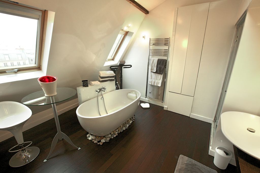 Photo of Bathroom in Quartier Saint-Ambroise