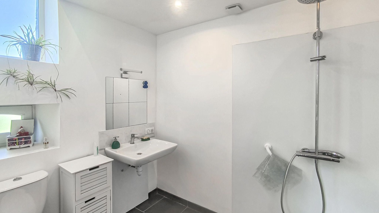 Photo of Bathroom in Parennes