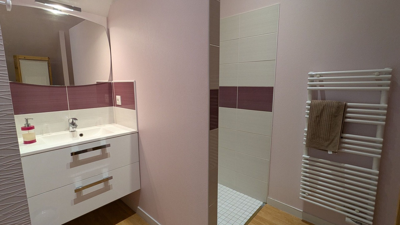 Photo of Bathroom in Vennecy