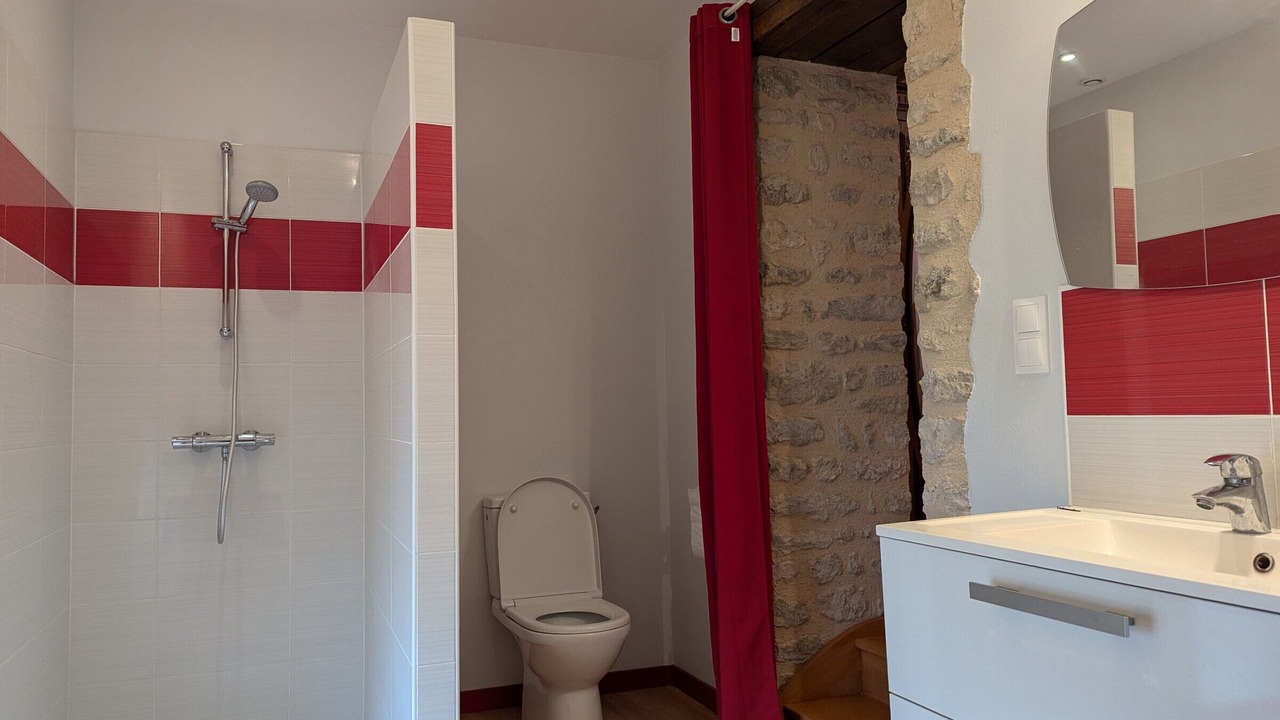 Photo of Bathroom in Vennecy