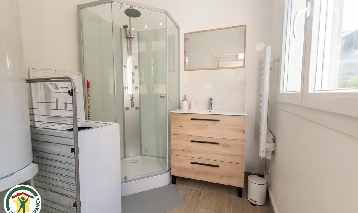 Photo of Bathroom in Mourmelon-le-Grand