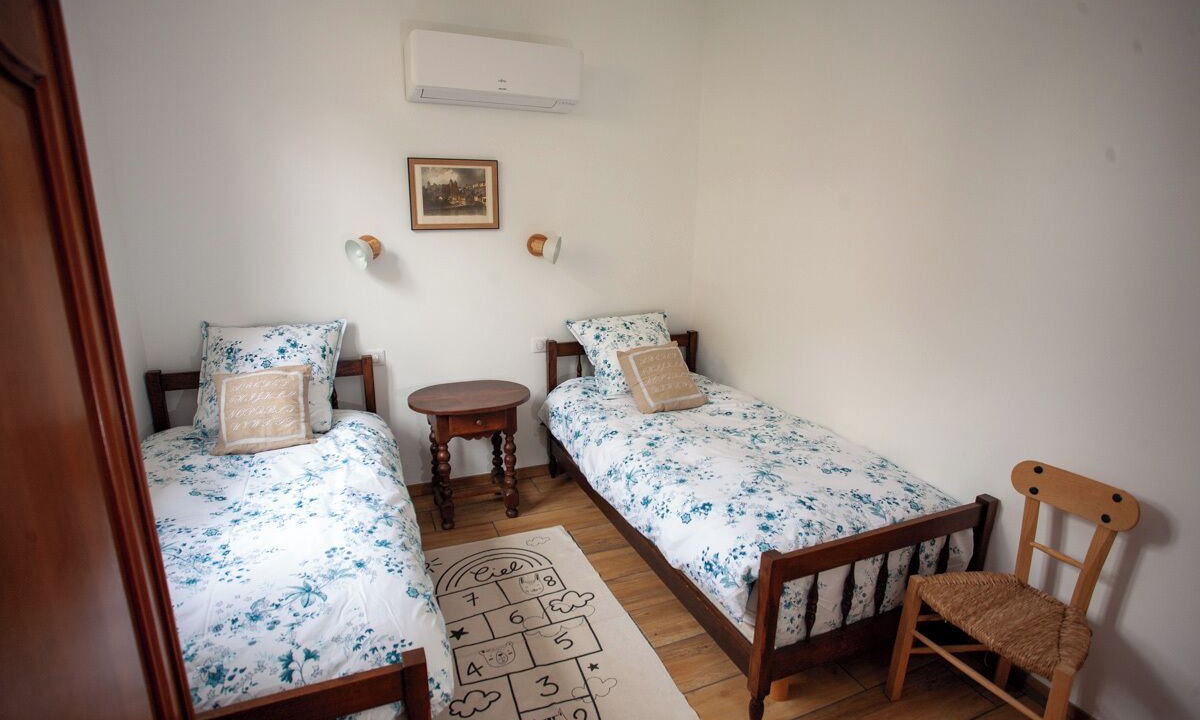Photo of Bedroom in Martailly-Les-Brancion