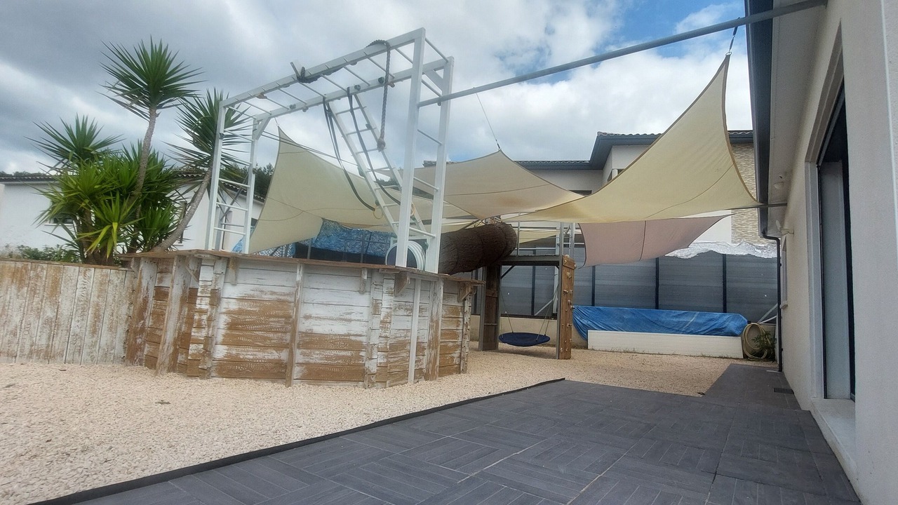 Photo of Patio Balcony in Saint-Paul-et-Valmalle