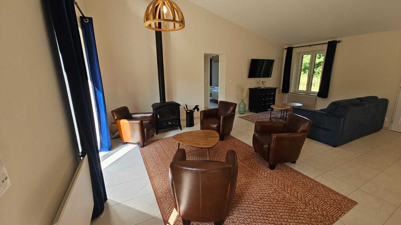 Photo of Livingroom in Saint-Quentin-en-Tourmont