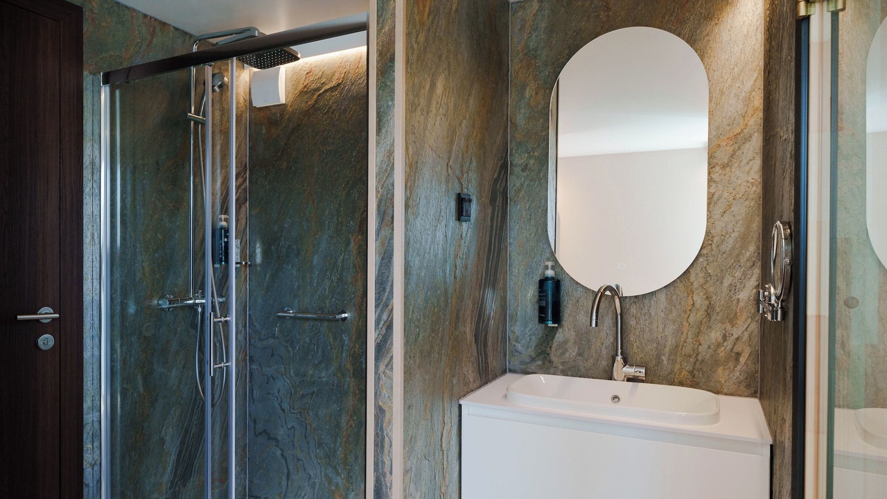 Photo of Bathroom in Verneuil-sur-Seine
