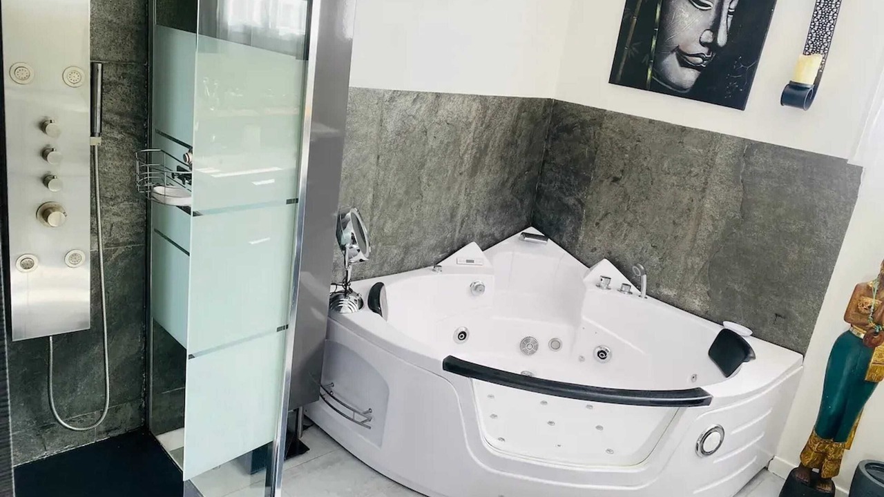 Photo of Bathroom in Saint-Paul-et-Valmalle