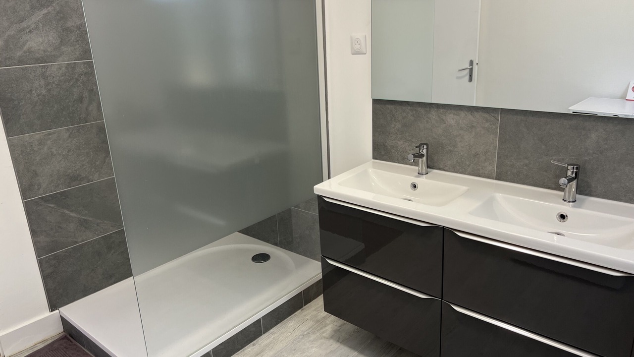 Photo of Bathroom in Aunay-sous-Auneau
