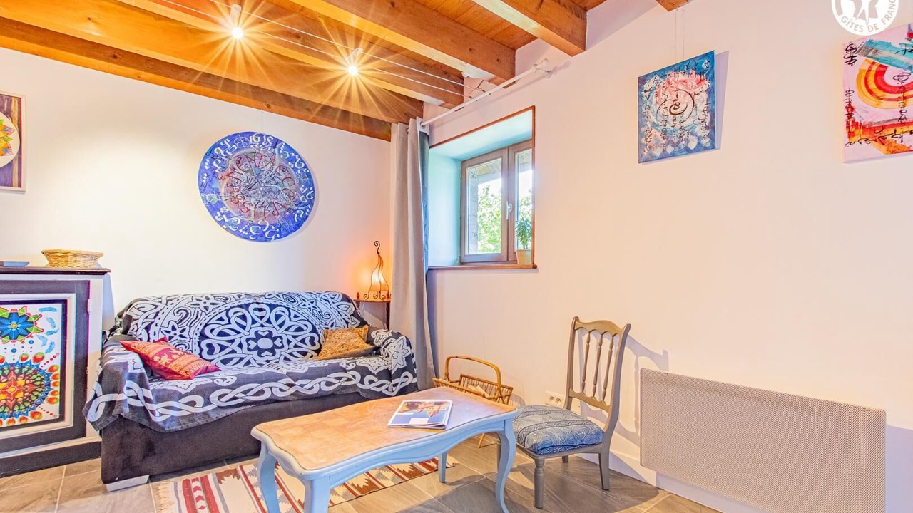 Photo of Livingroom in Saint-Ythaire