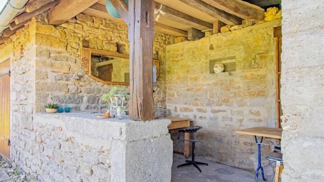Photo of Patio Balcony in Saint-Ythaire
