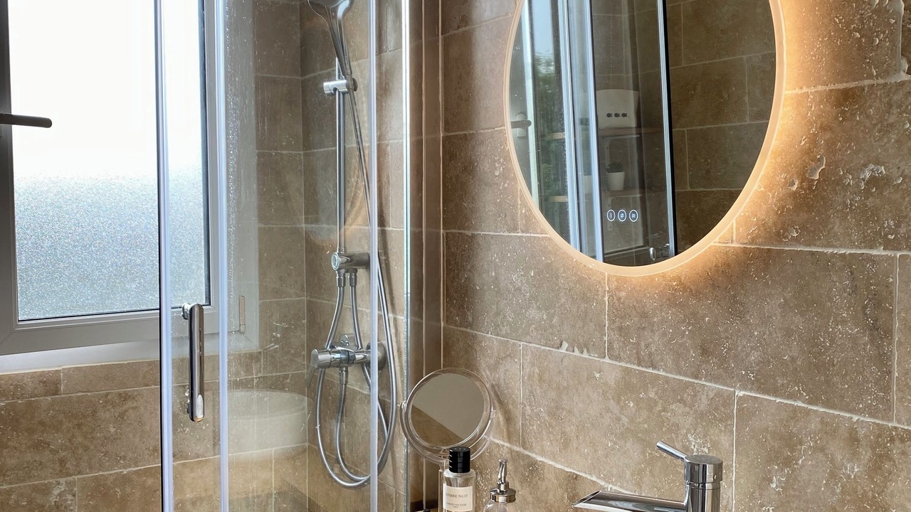 Photo of Bathroom in Athis-Mons