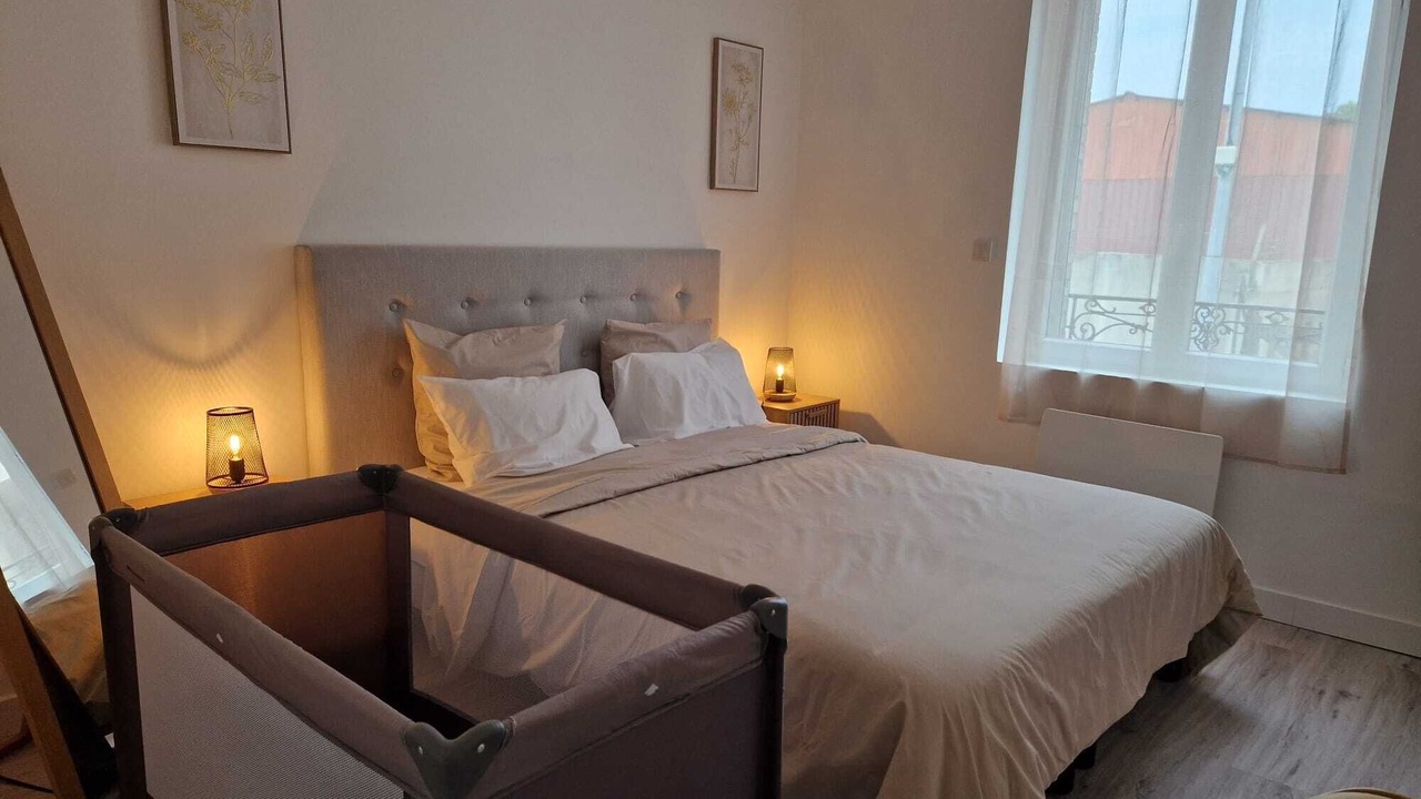 Photo of Bedroom in Margny-les-Compiegne