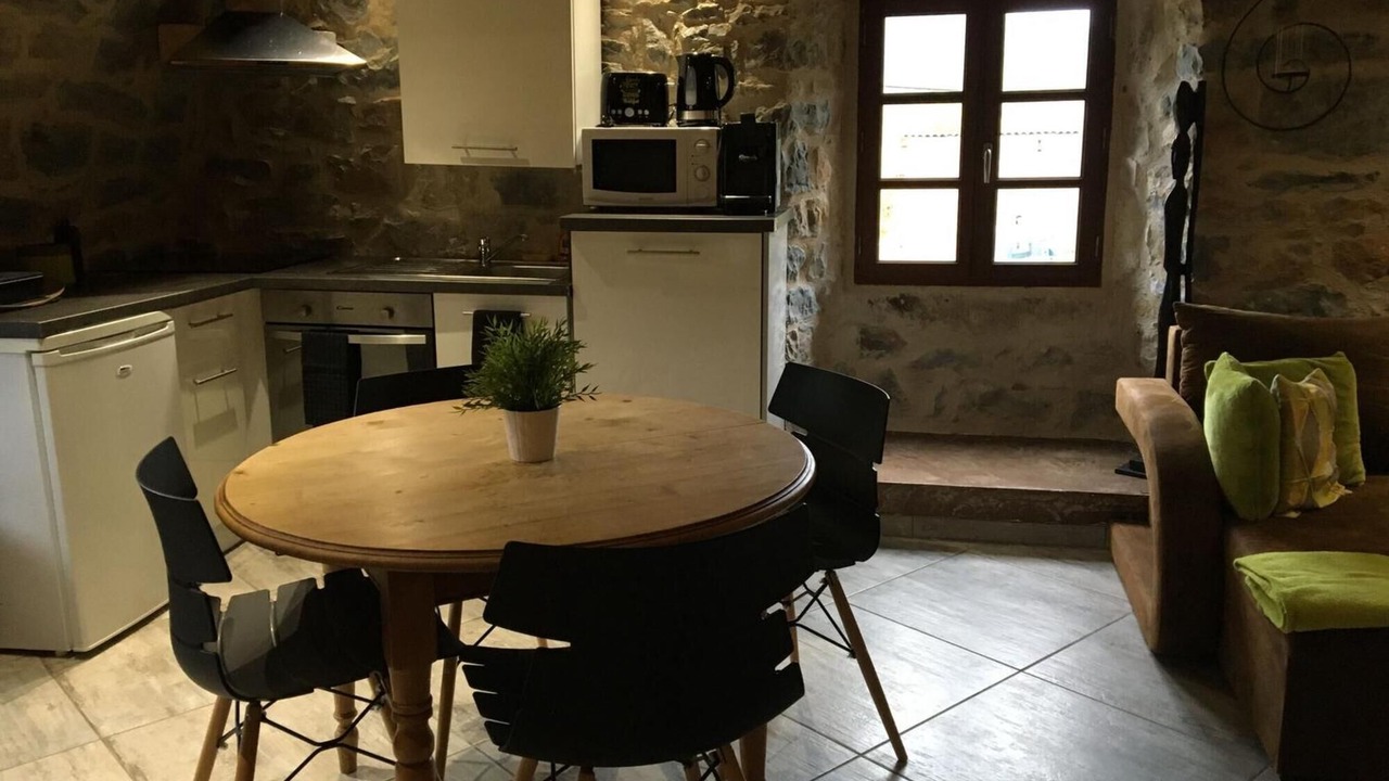 Photo of Kitchen in Mostuejouls