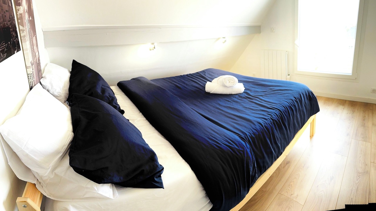 Photo of Bedroom in Colombes