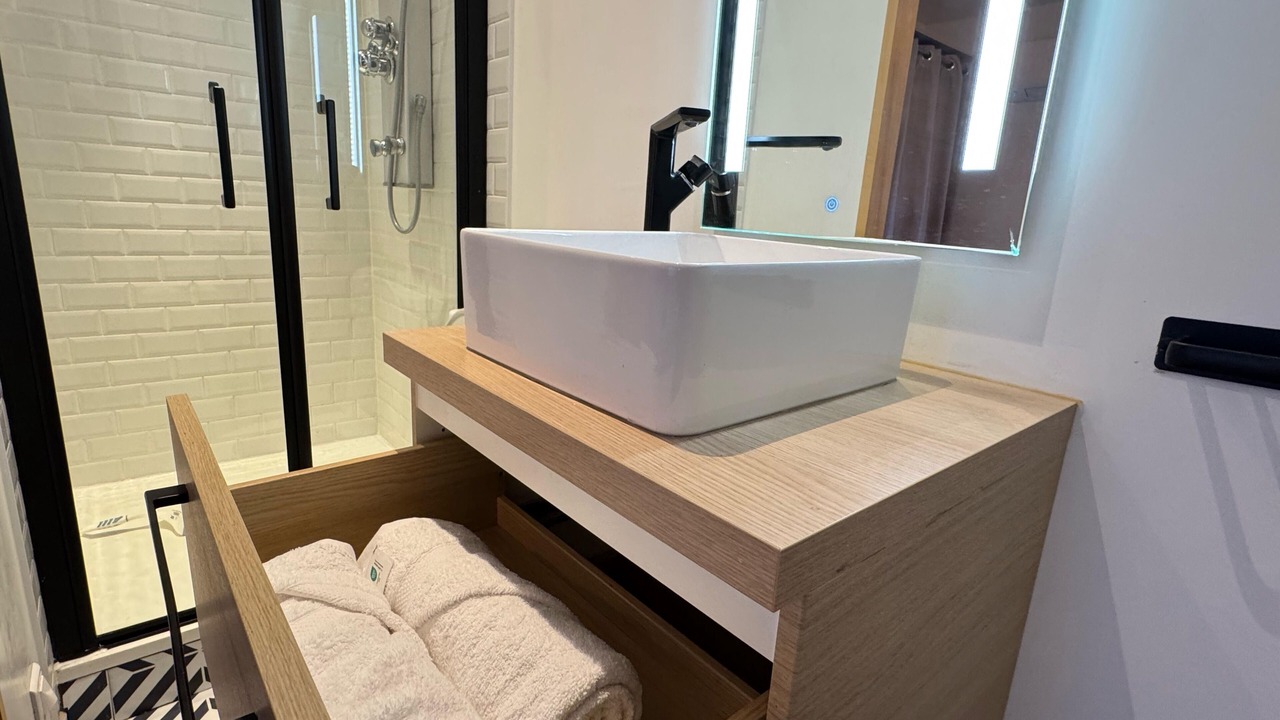 Photo of Bathroom in Colombes