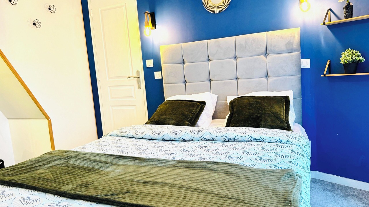 Photo of Bedroom in Colombes