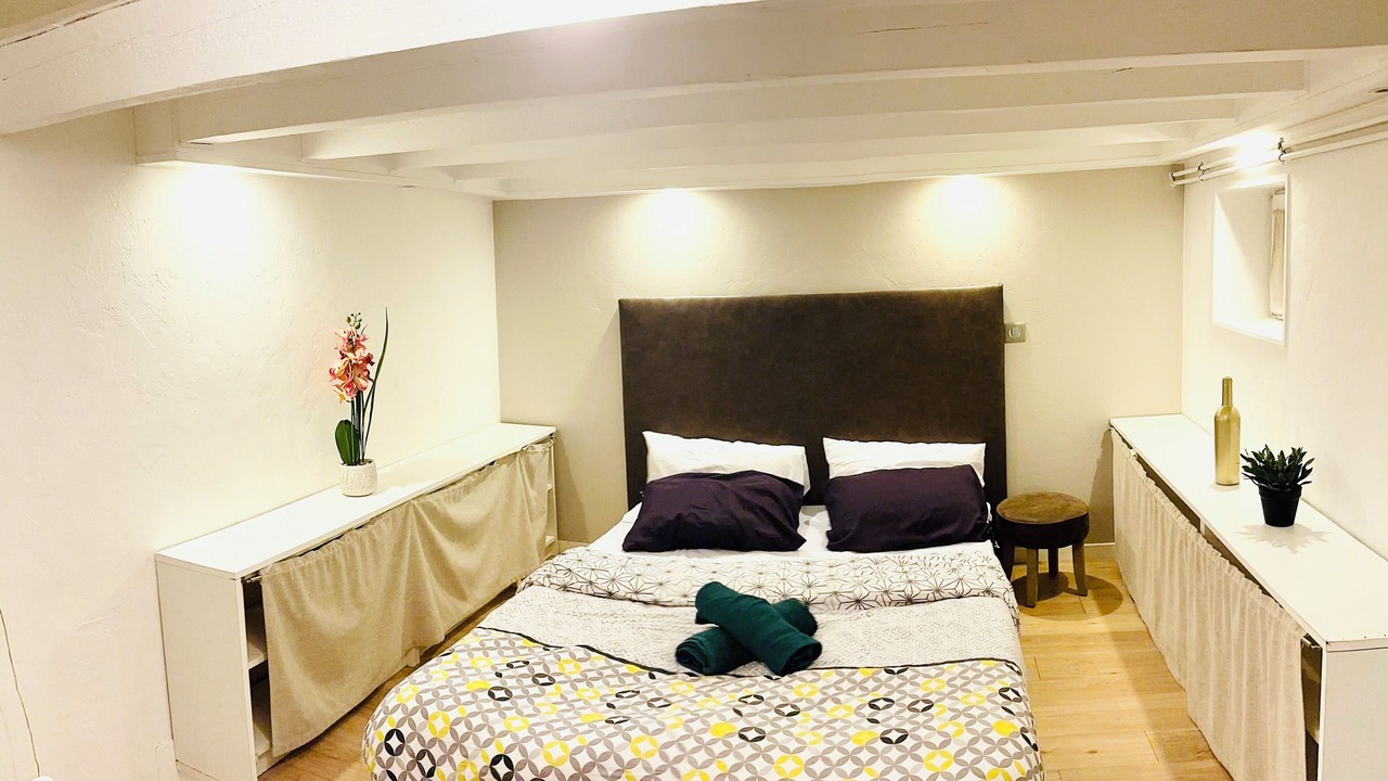 Photo of Bedroom in Colombes