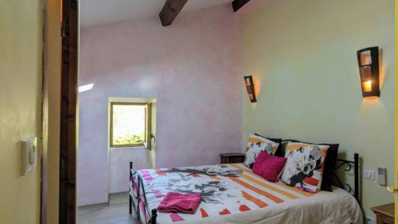 Photo of Bedroom in Mostuejouls