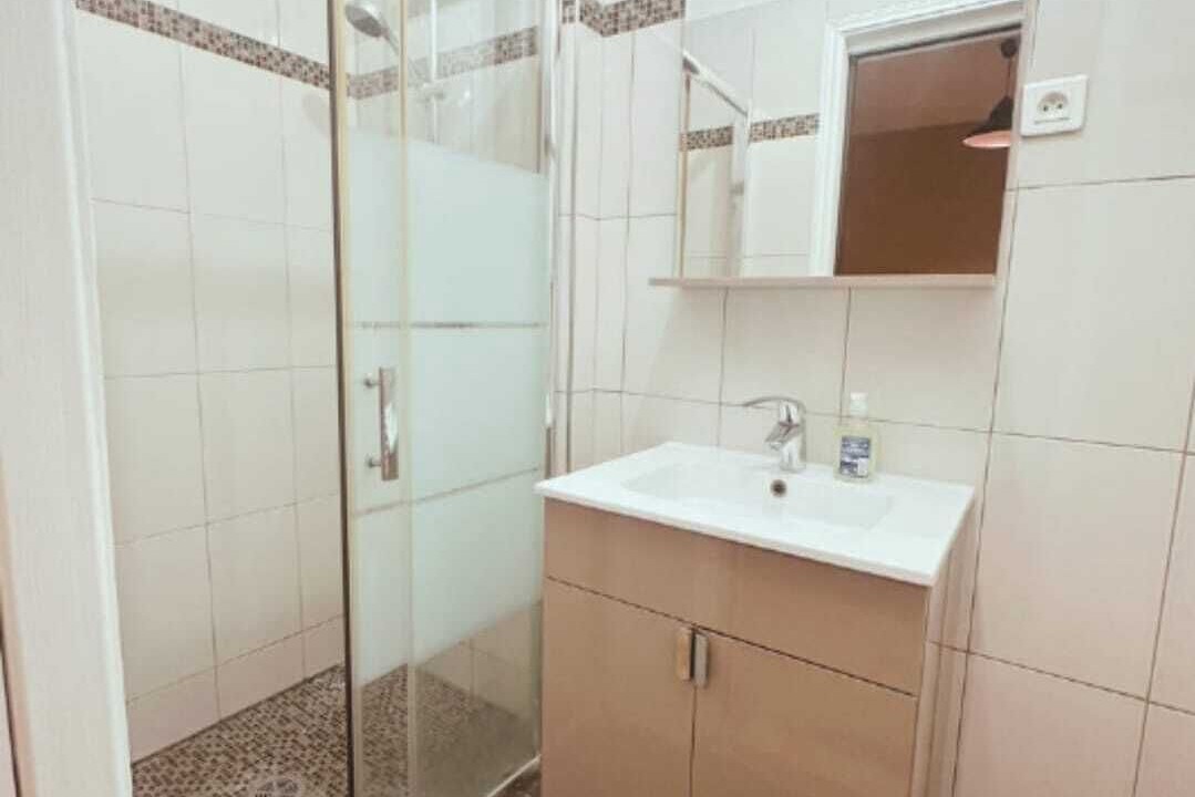 Photo of Bathroom in Le Mesnil-le-Roi