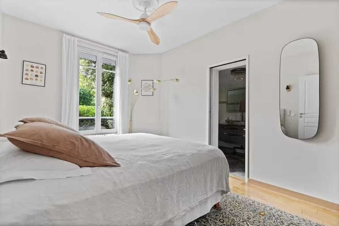 Photo of Bedroom in Le Mesnil-le-Roi