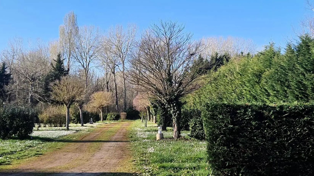 Photo of Others in Bagneaux-sur-Loing