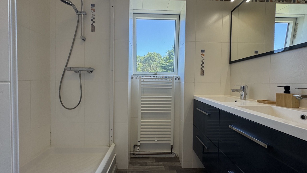 Photo of Bathroom in Ruaudin