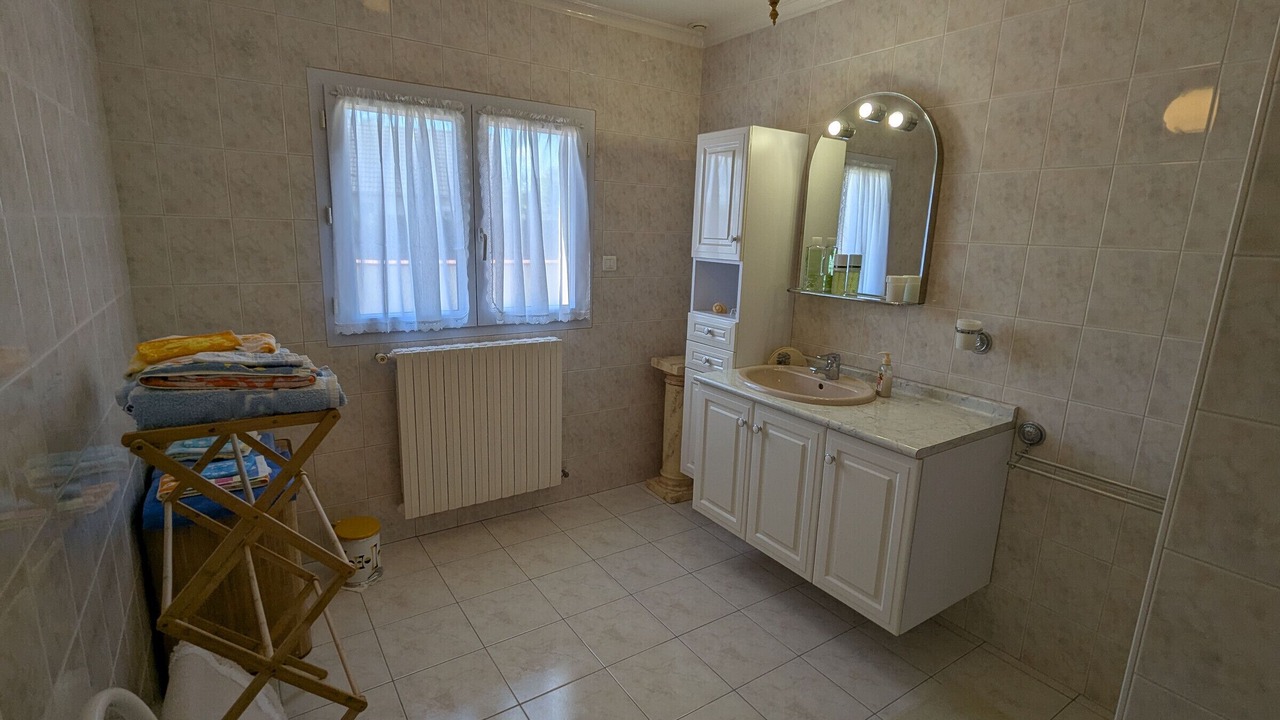 Photo of Bathroom in Villemandeur