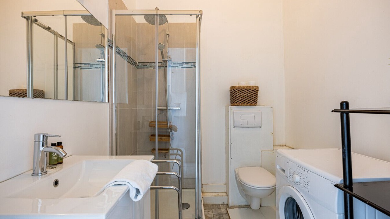 Photo of Bathroom in Chaussee-d'Antin
