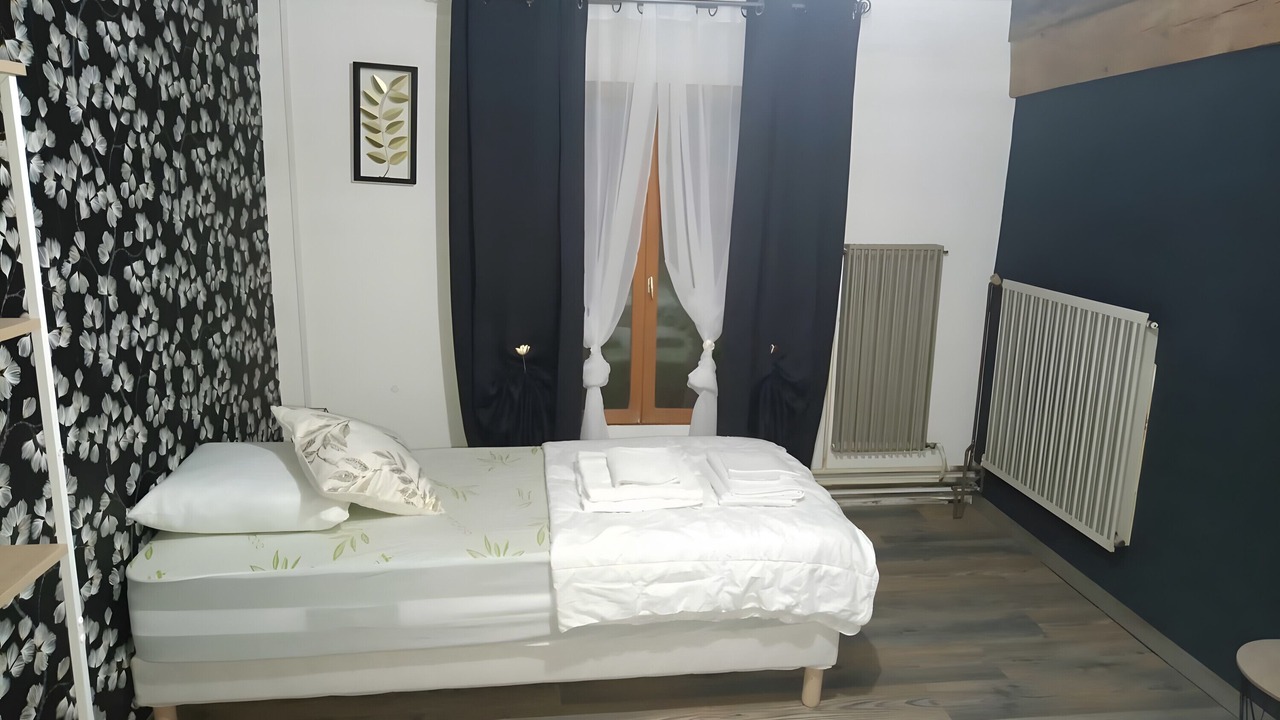 Photo of Bedroom in Maubert-Fontaine