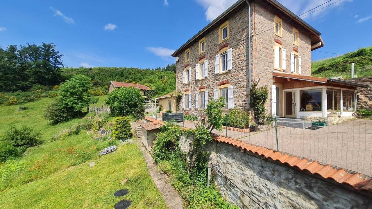 Photo of Outdoor in Saint-Vincent-de-Reins