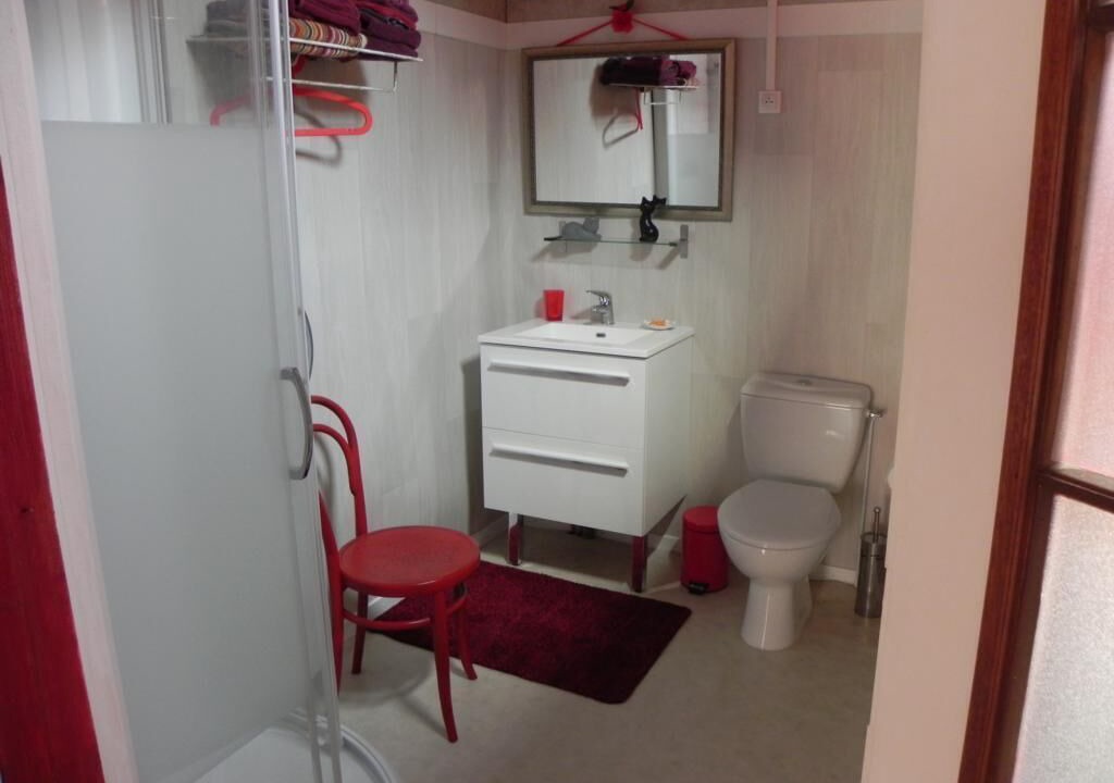 Photo of Bathroom in Bourg-le-Comte