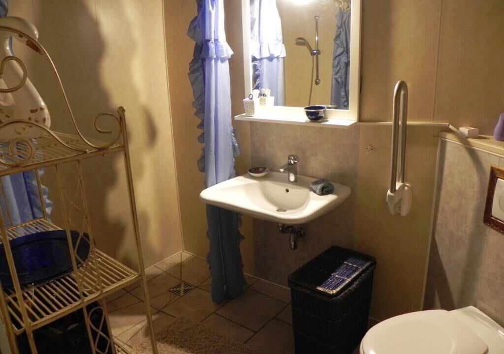 Photo of Bathroom in Bourg-le-Comte
