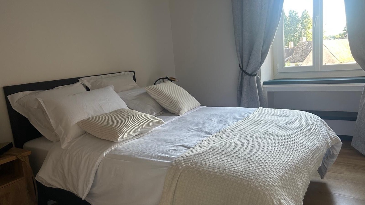 Photo of Bedroom in Saint-Georges-du-Rosay