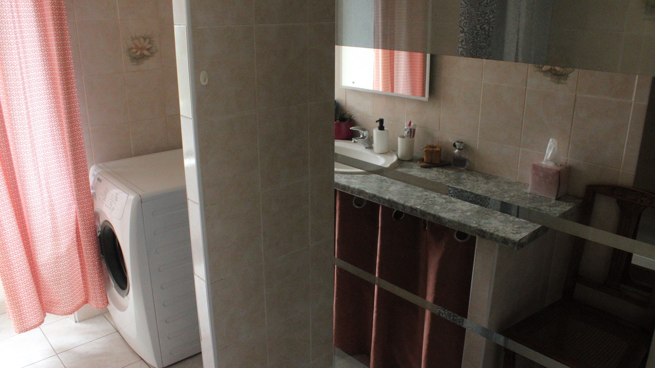 Photo of Bathroom in Saint-Vincent-d'Olargues