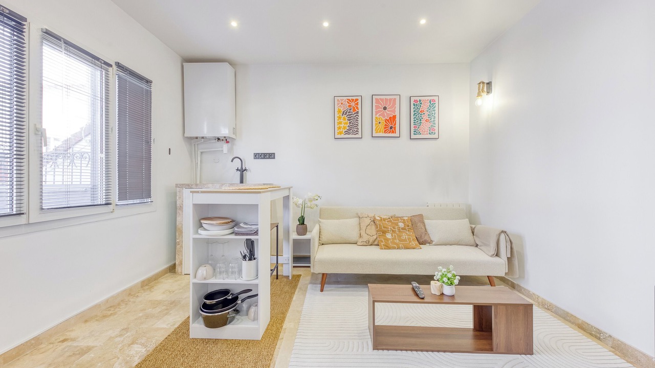 Photo of Livingroom in Rueil-Malmaison