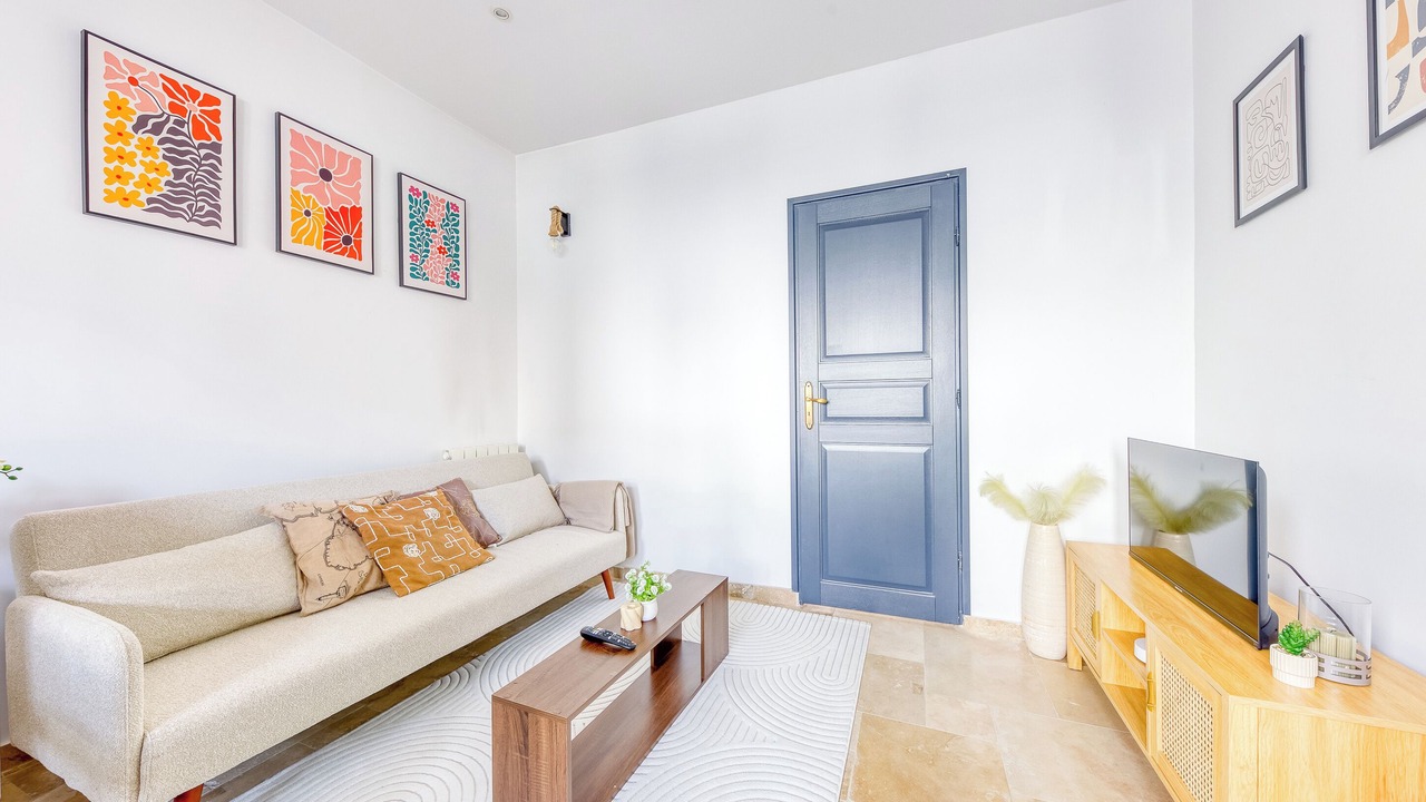 Photo of Livingroom in Rueil-Malmaison