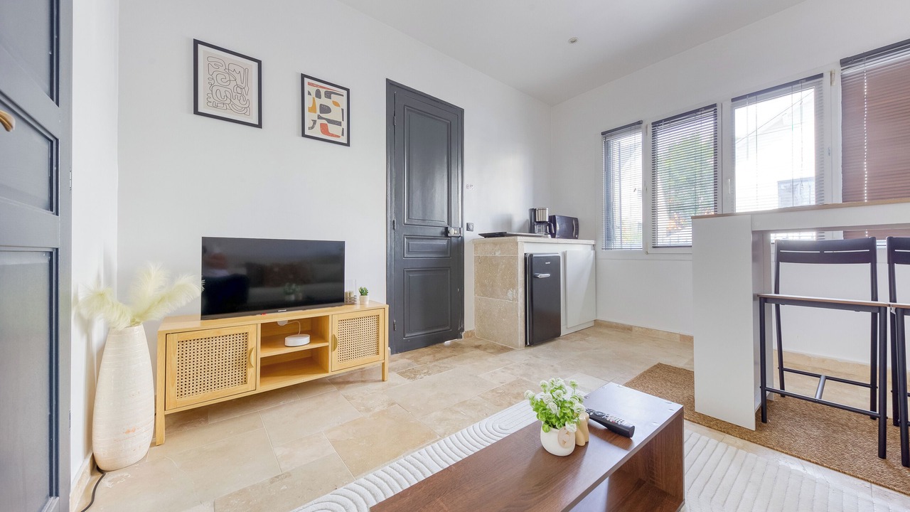 Photo of Livingroom in Rueil-Malmaison