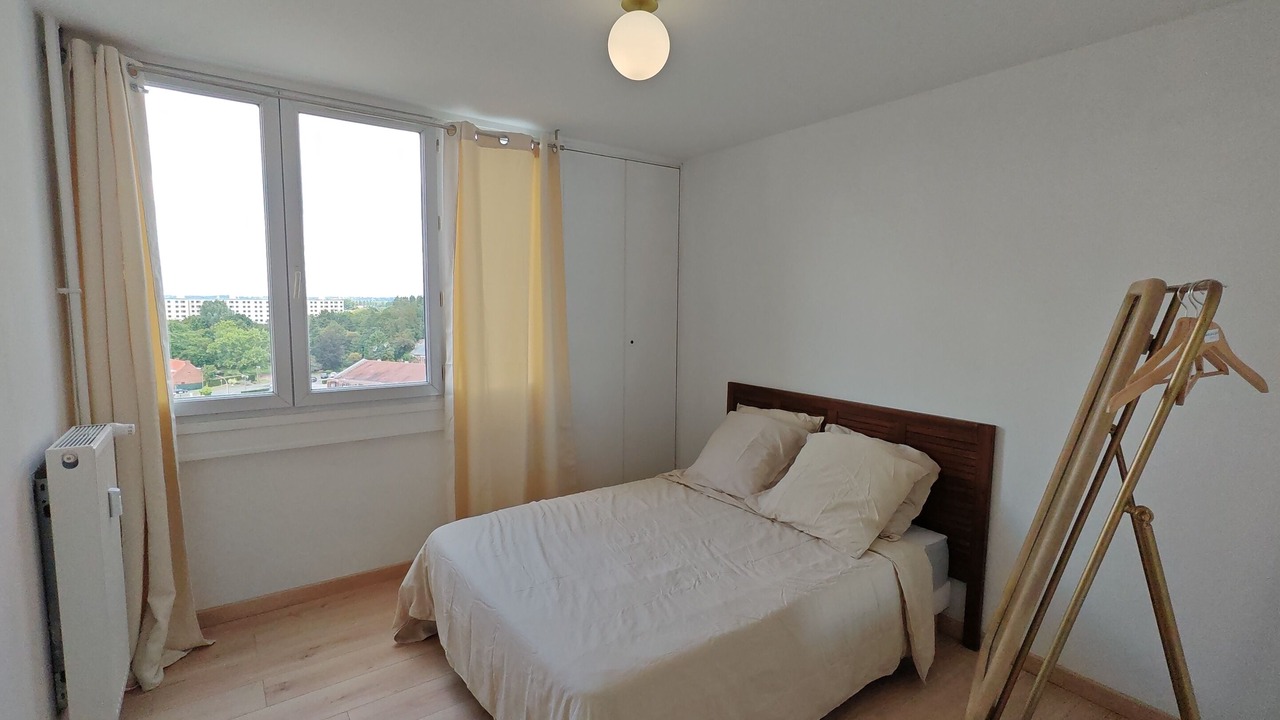Photo of Bedroom in Mons-en-Baroeul