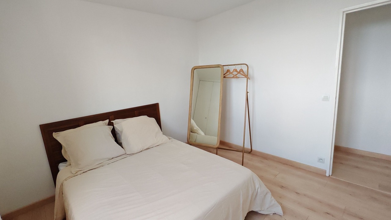 Photo of Bedroom in Mons-en-Baroeul