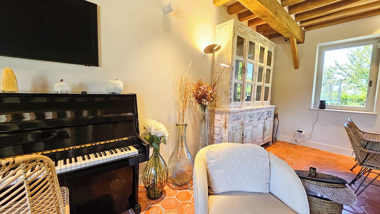 Photo of Livingroom in Manneville-la-Raoult