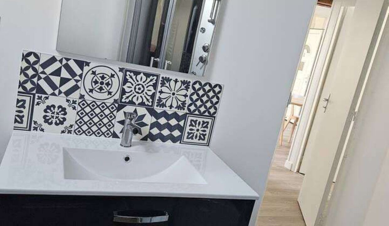 Photo of Bathroom in La Croix-en-Brie
