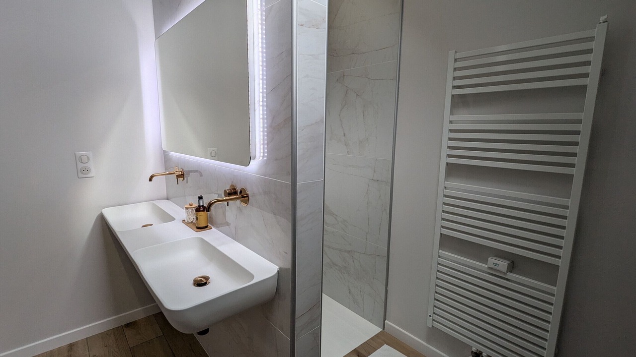 Photo of Bathroom in Lorcy