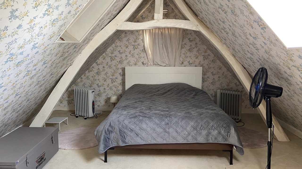 Photo of Bedroom in Tours-en-Vimeu