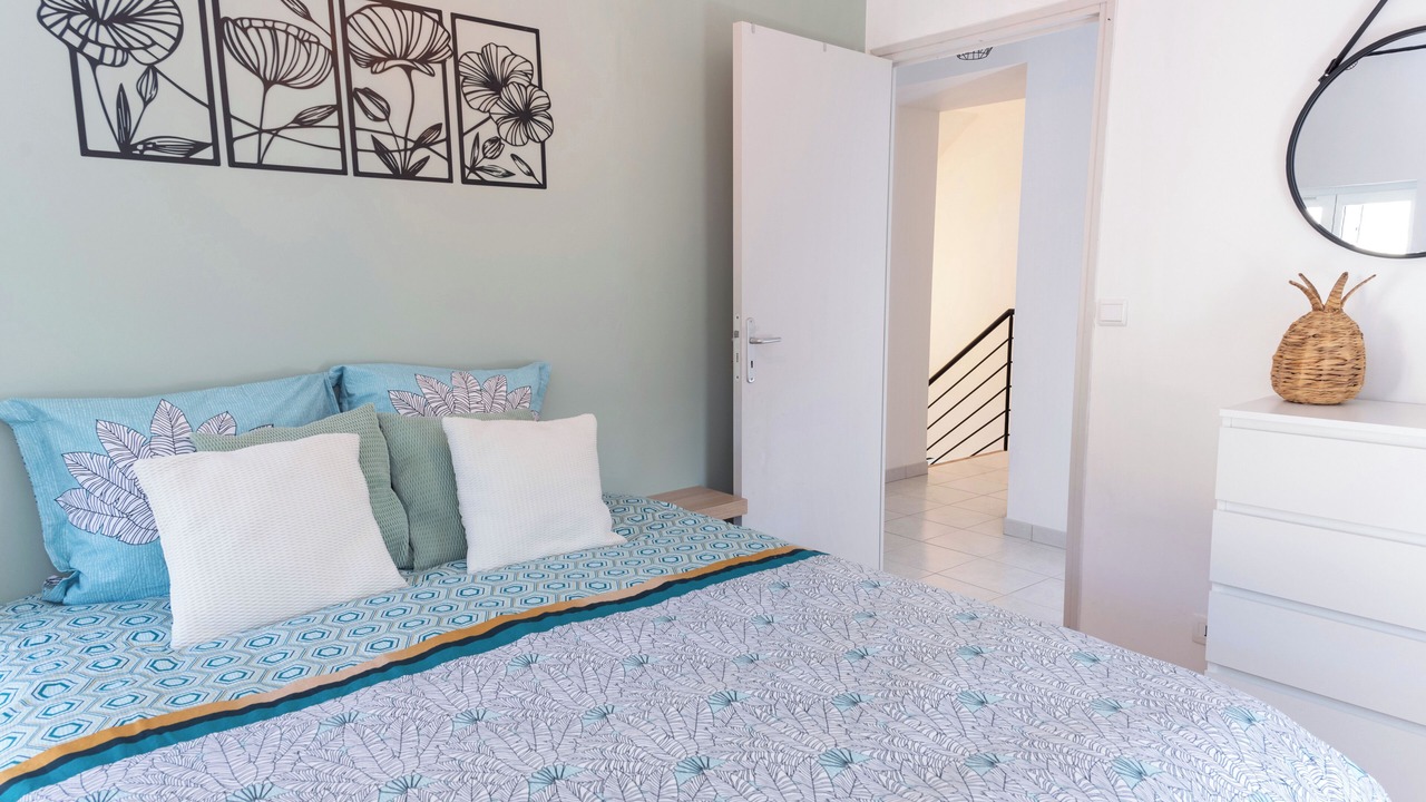 Photo of Bedroom in La Celle-sur-Morin