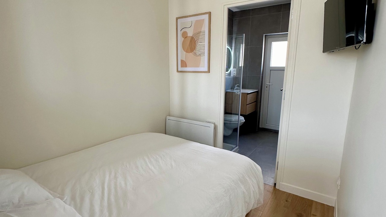 Photo of Bedroom in Justices