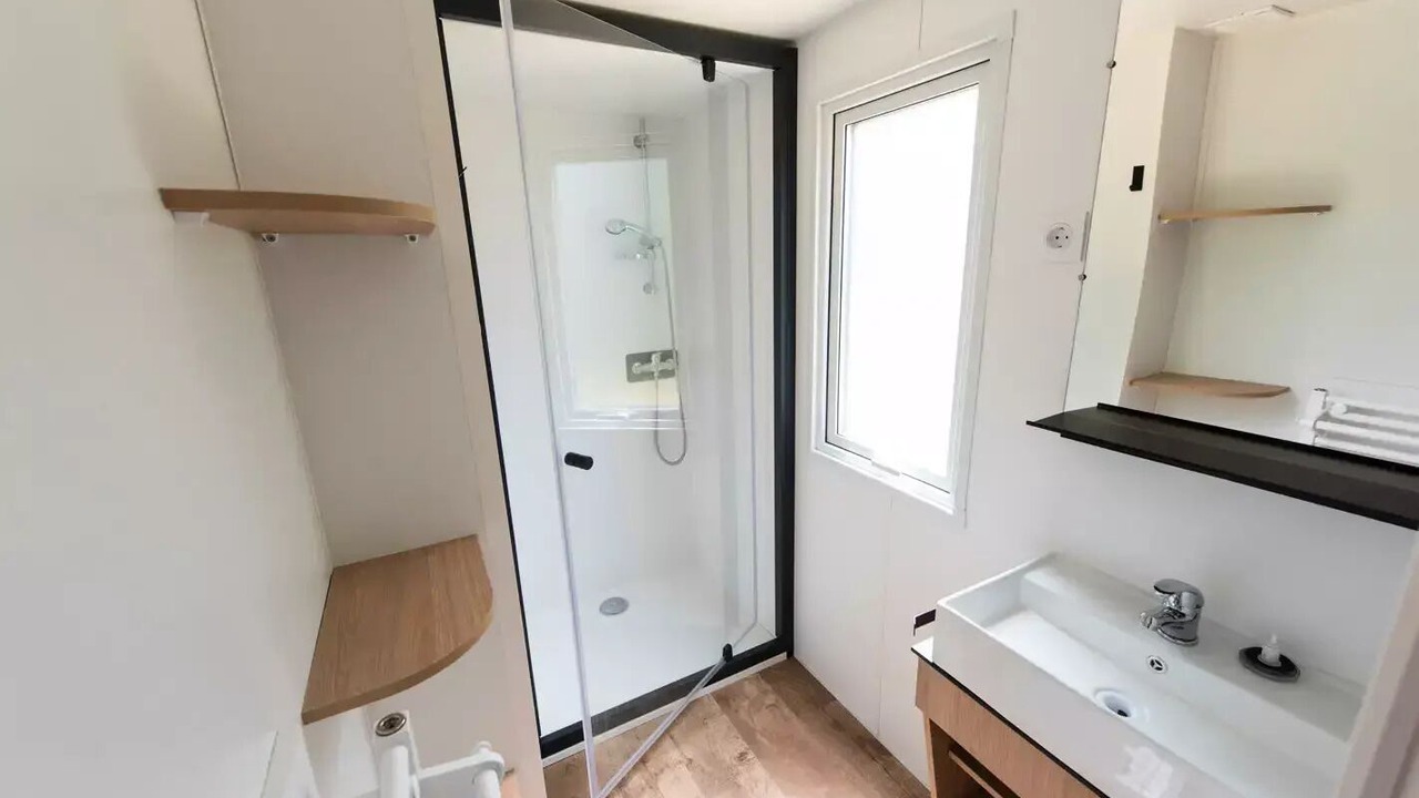 Photo of Bathroom in Saint-Maximin