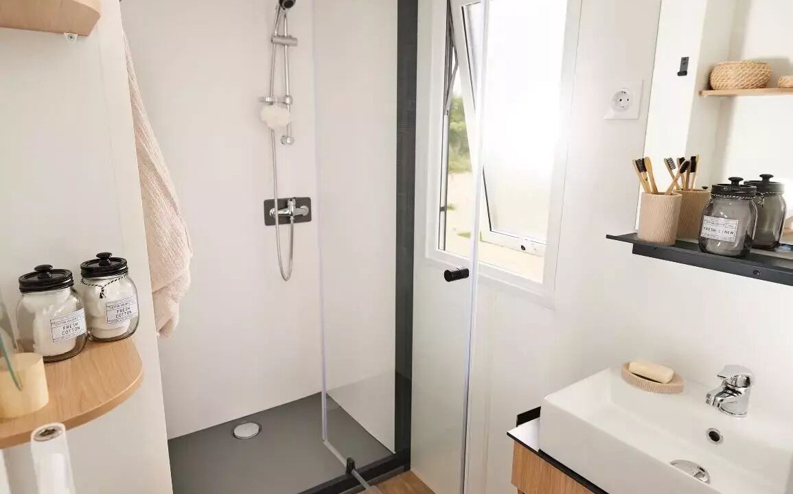 Photo of Bathroom in Saint-Maximin
