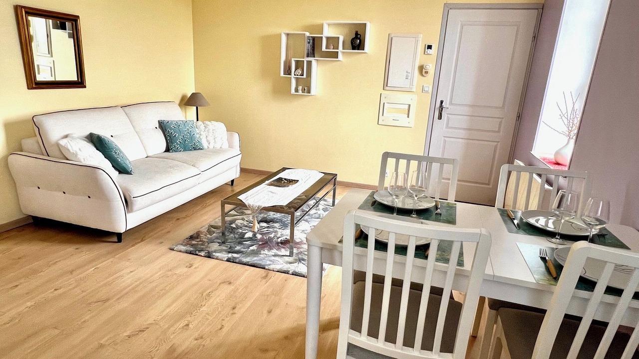 Photo of Livingroom in Plottes
