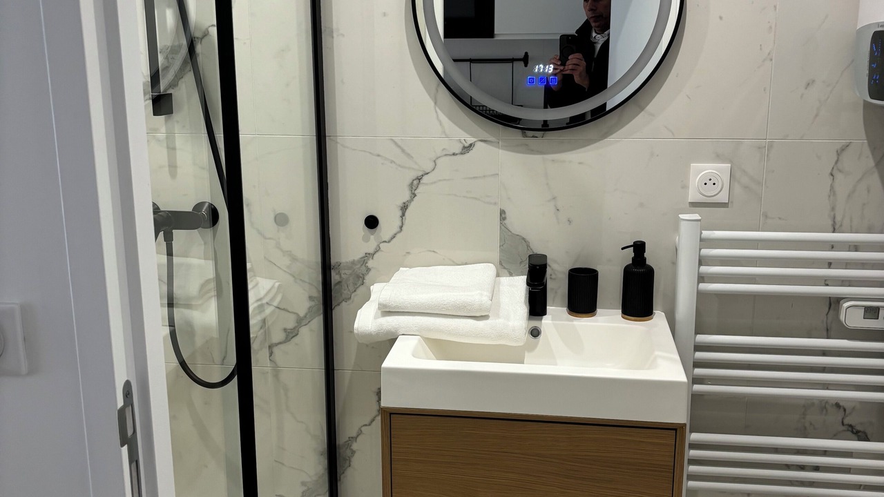 Photo of Bathroom in Le Mesnil-Amelot